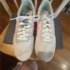 New Balance Women's Reflection in Rose Sugar- Size 11 - Brand New